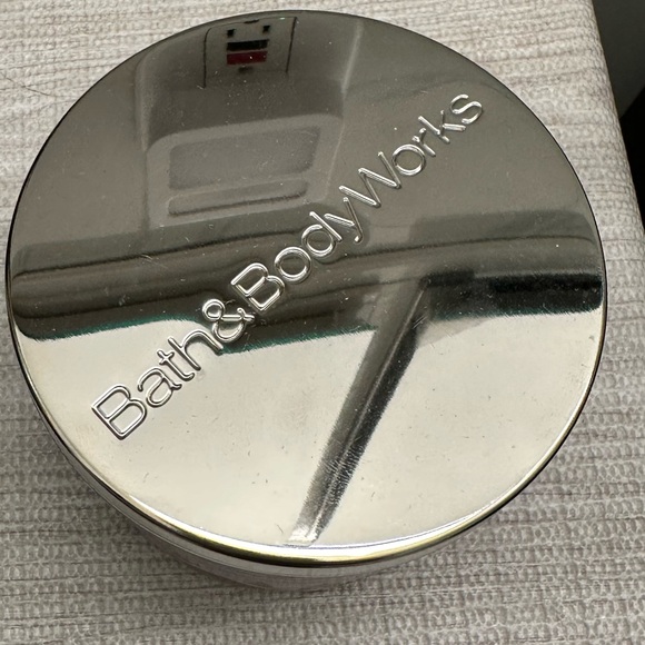 Strawberry Snowflakes 3 wick candle - Picture 2 of 3